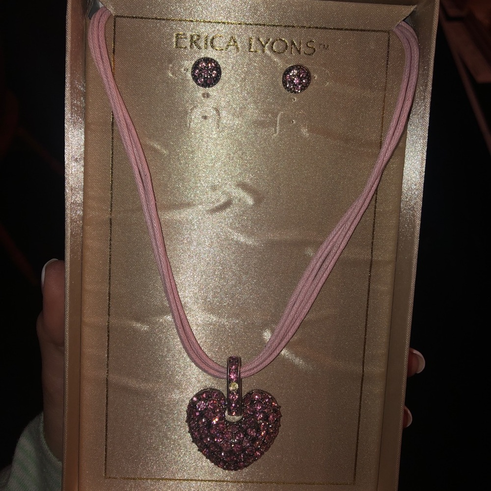 NWT Erica Lyons Pink Heart Pendant Necklace Set